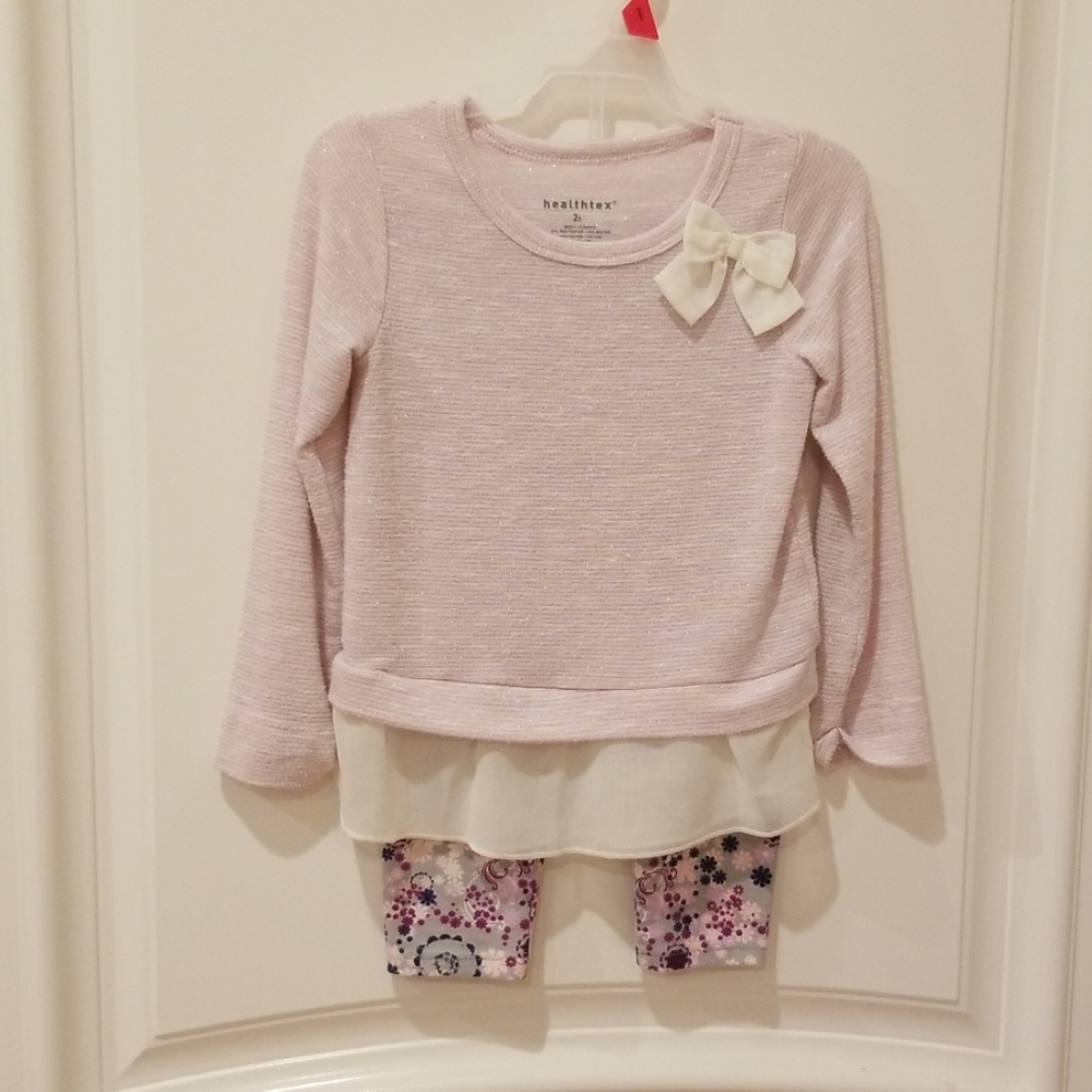 Sparky top w/flower leggings outfit
